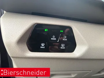 Car image 32