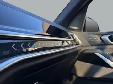 Car image 32
