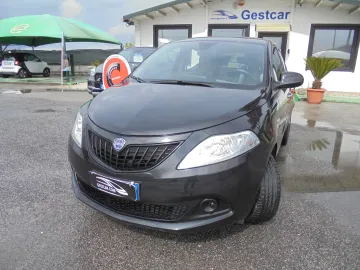 Car image 2