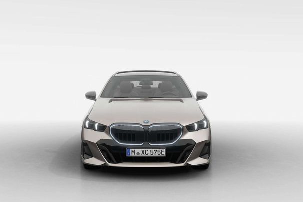 BMW 530 Touring 220 kW image number 2