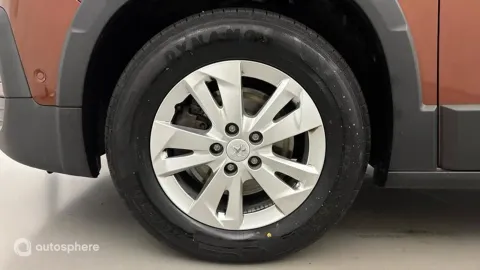 Car image 20