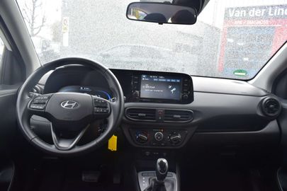 Car image 22