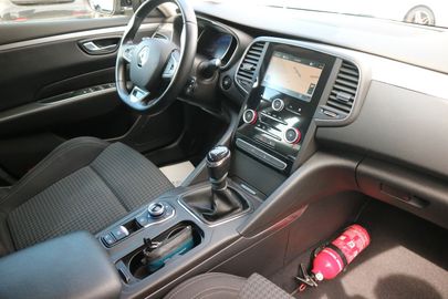 Car image 17