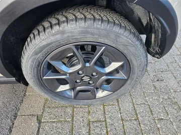 Car image 21