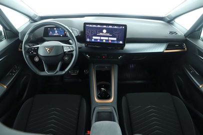 Car image 12