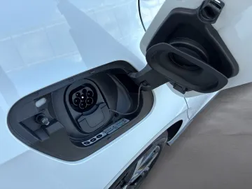Car image 33