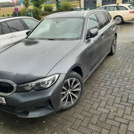 BMW 320d Touring 140 kW image number 1