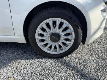 Car image 23