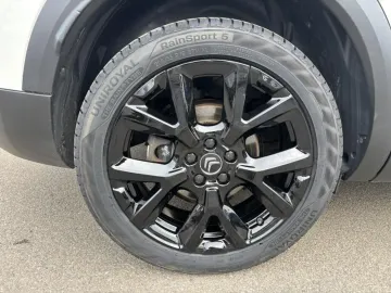 Car image 28