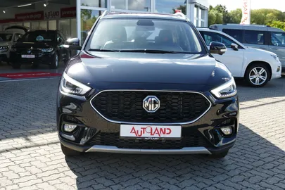 Car image 4