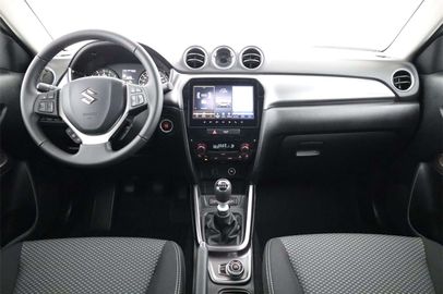 Car image 15