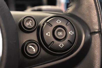 Car image 35