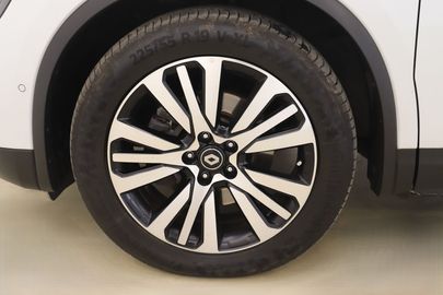 Car image 35