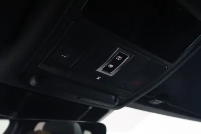 Car image 33