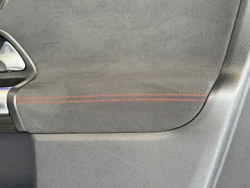 Car image 40