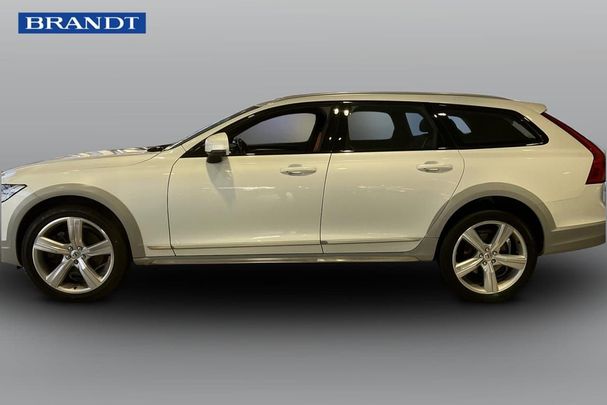 Volvo V90 Cross Country D4 AWD 141 kW image number 3