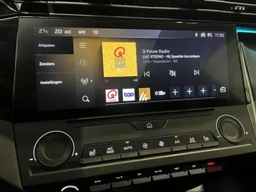 Car image 33