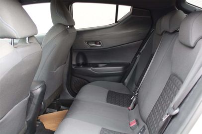 Car image 11