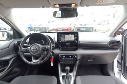 Car image 10