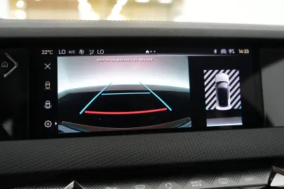 Car image 26