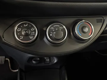 Car image 28