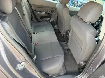 Car image 29