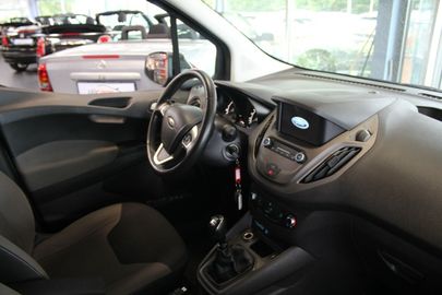 Car image 7