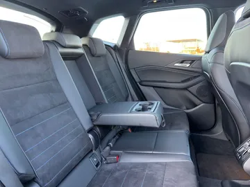 Car image 36