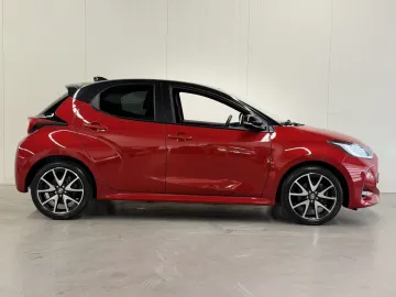 Car image 5