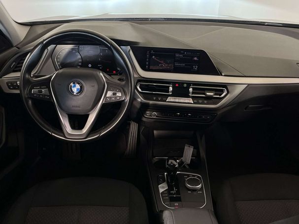 BMW 118i 100 kW image number 8