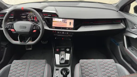 Car image 30