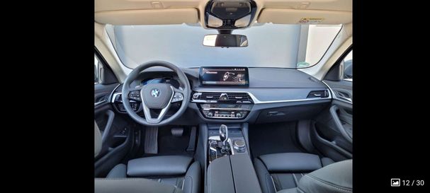 BMW 530i Touring 185 kW image number 16