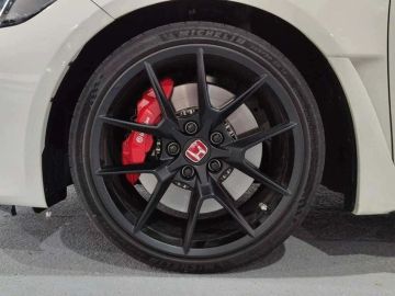 Car image 33
