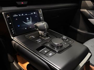 Car image 10