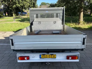 Car image 37