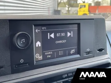 Car image 24