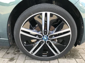 Car image 27