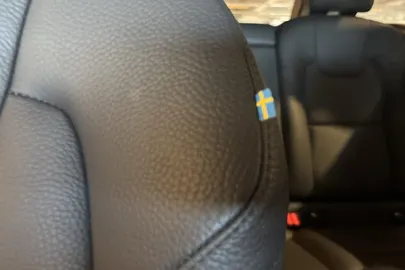 Car image 27