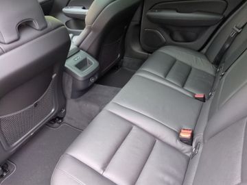 Car image 30