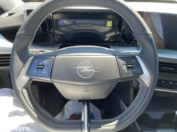 Car image 35