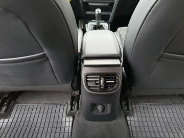 Car image 36