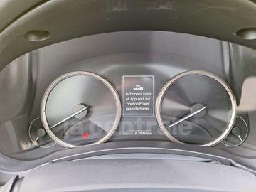 Car image 32