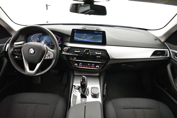 BMW 520i Touring 135 kW image number 17