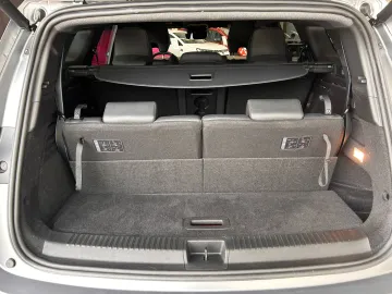 Car image 34
