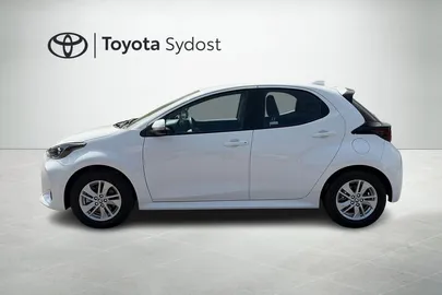Car image 5