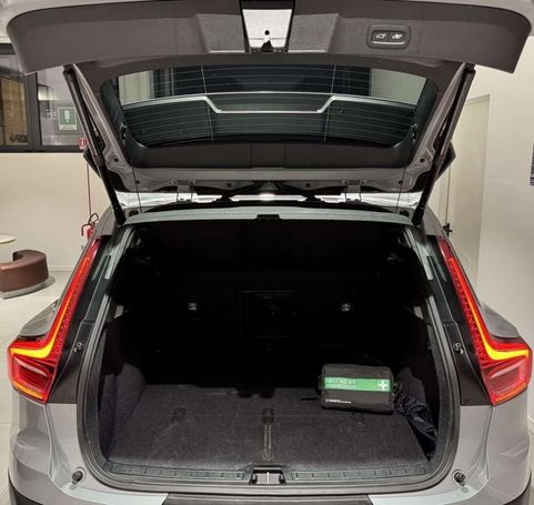 Volvo XC40 B3 Core 120 kW image number 9