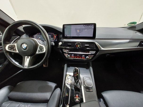 BMW 530d Touring xDrive 210 kW image number 4