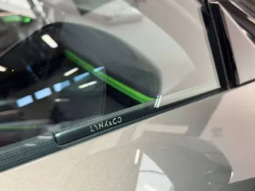 Car image 29