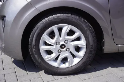 Car image 29