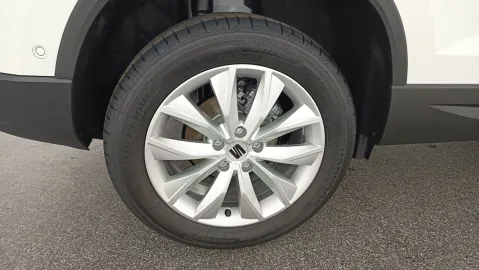 Car image 28